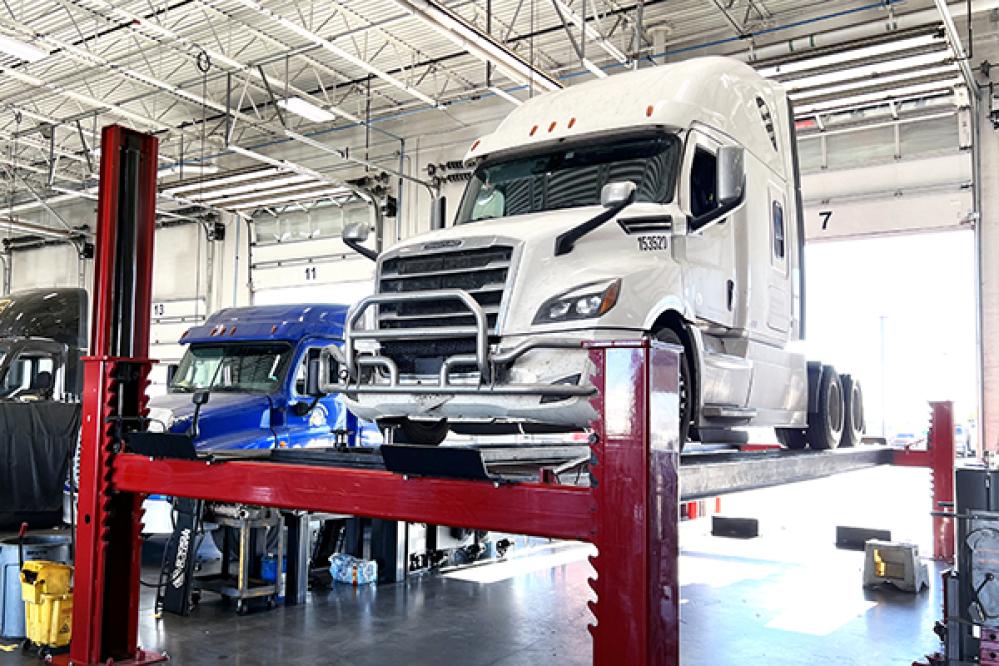 Freightliner service and maintenance at Boyer Trucks Wisconsin Minnesota Sioux Falls