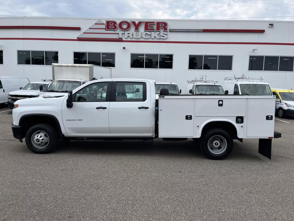 2022 Chevrolet Silverado 3500 Hd | Photo 2 of 21