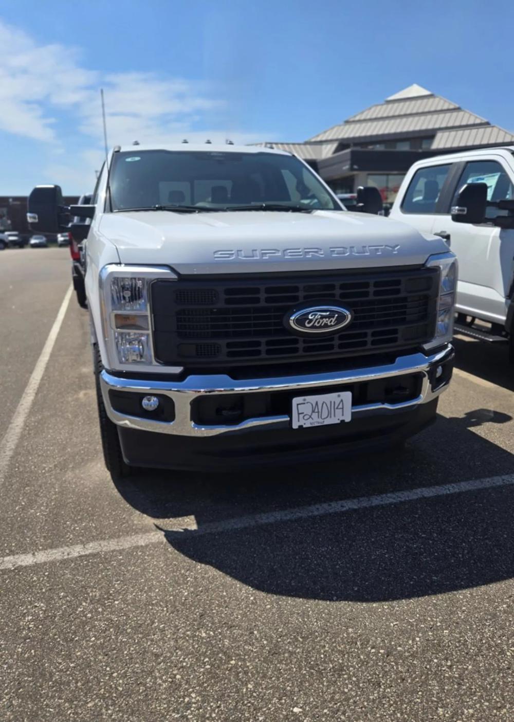 2024 Ford F-350 | Photo 10 of 11