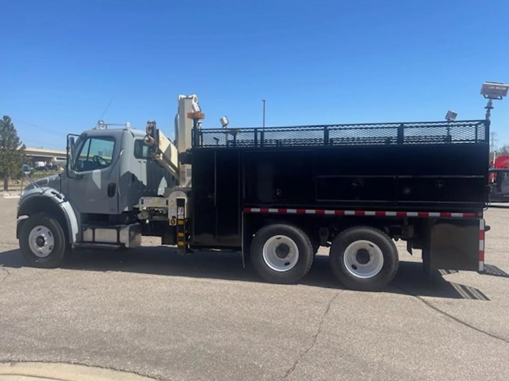 2007 Freightliner M2 106 | Photo 13 of 23