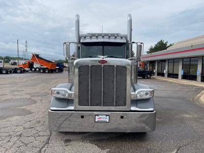 2022 Peterbilt 389 | Thumbnail Photo 9 of 13