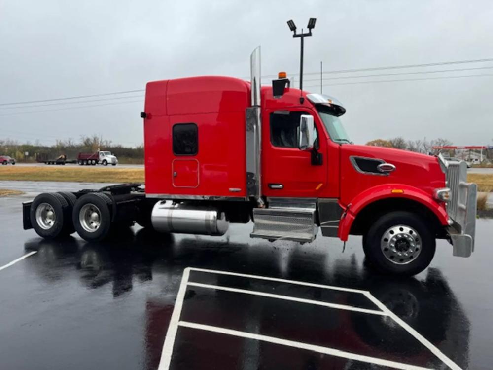 2020 Peterbilt 567 | Photo 4 of 12