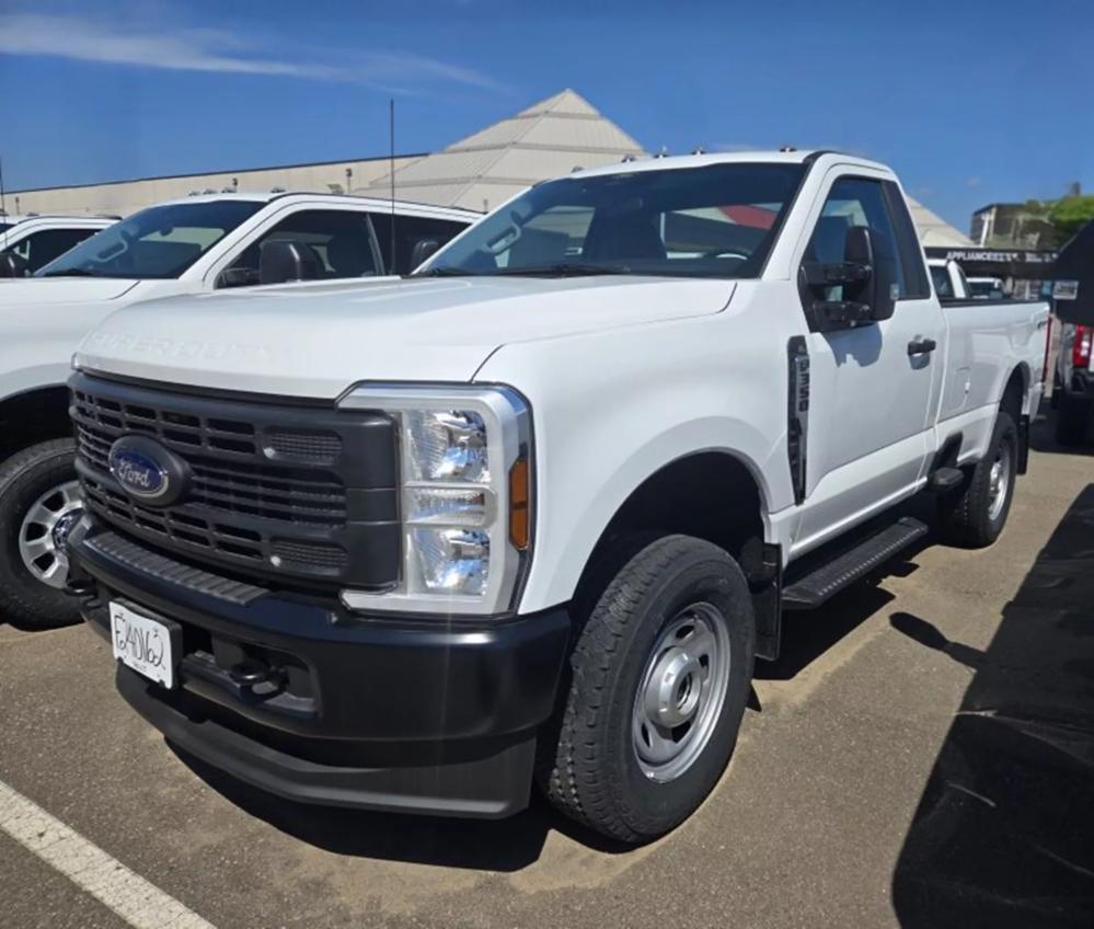 2024 Ford F-350 | Photo 1 of 8