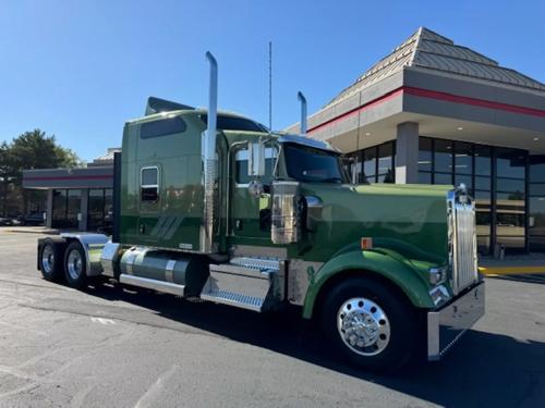 2022 Kenworth W9 Series photo