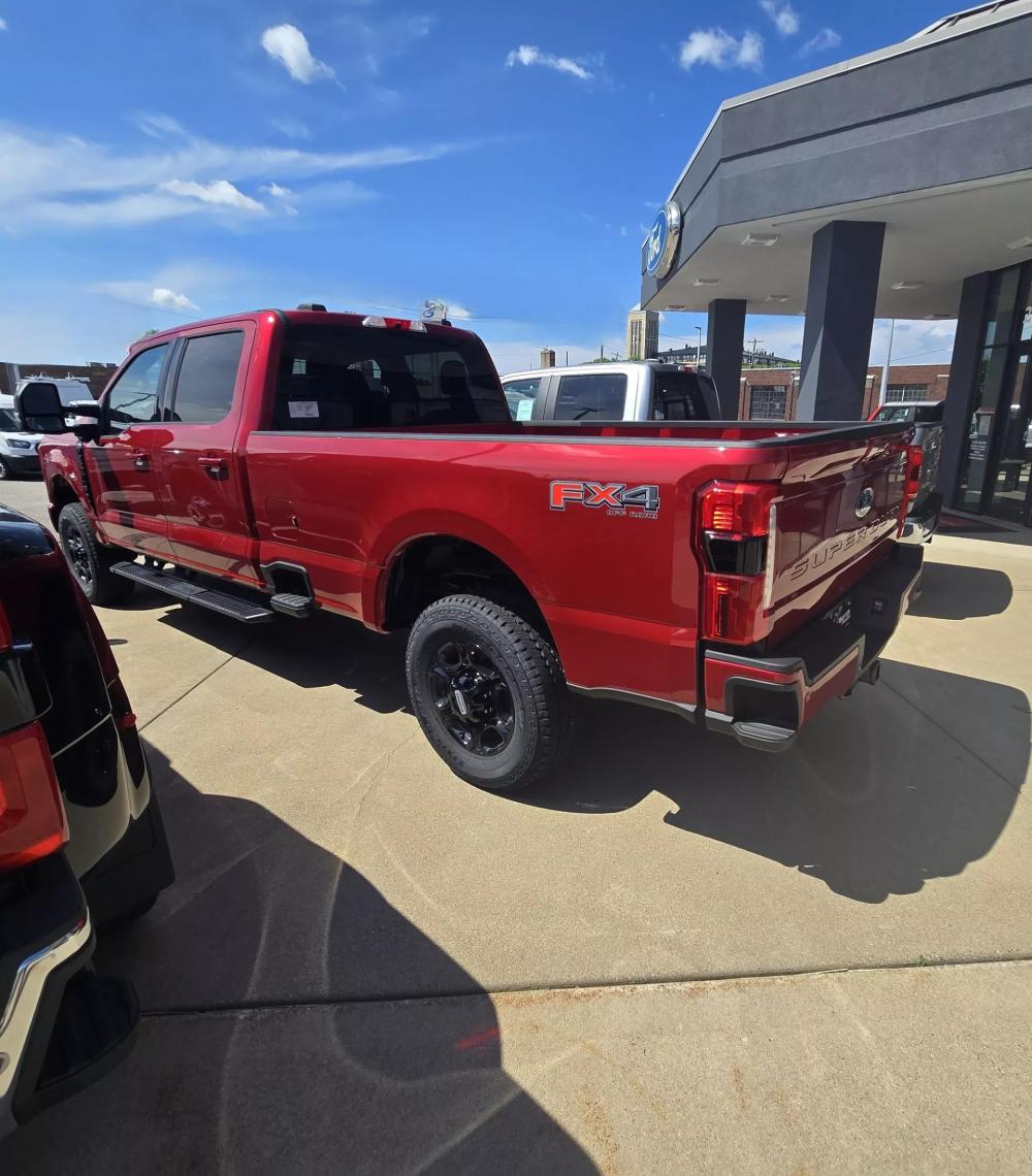 2023 Ford F-250 | Photo 2 of 12