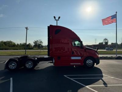 2021 Freightliner Cascadia | Thumbnail Photo 5 of 13