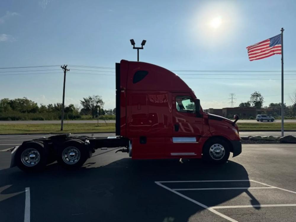 2021 Freightliner Cascadia | Photo 5 of 13