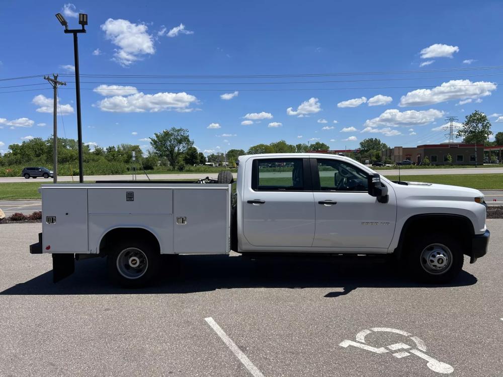 2022 Chevrolet 3500 | Photo 12 of 21