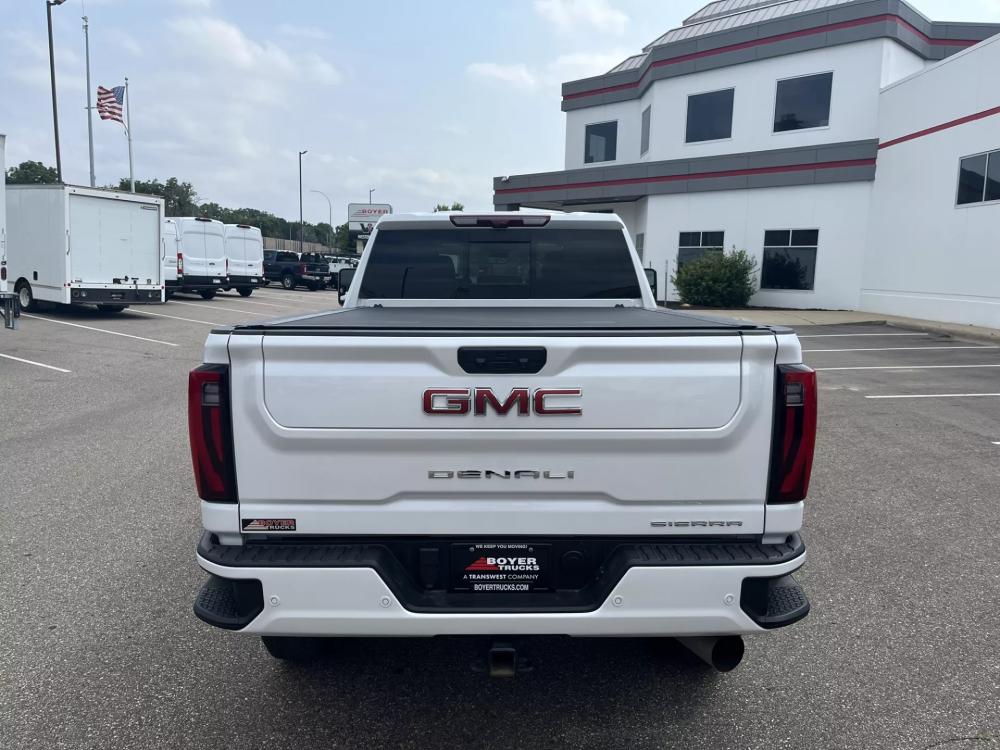 2024 Gmc Denali | Photo 12 of 19