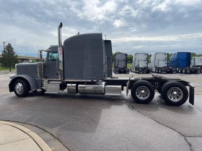 2022 Peterbilt 389 | Thumbnail Photo 7 of 13