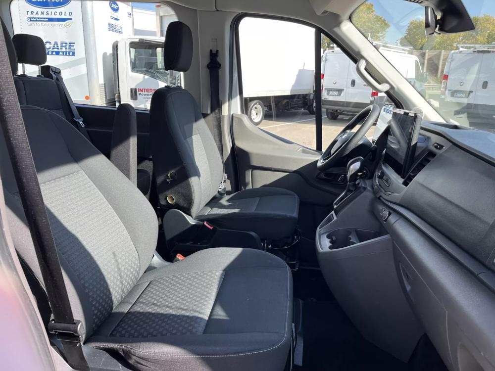 2022 Ford Transit | Photo 7 of 23