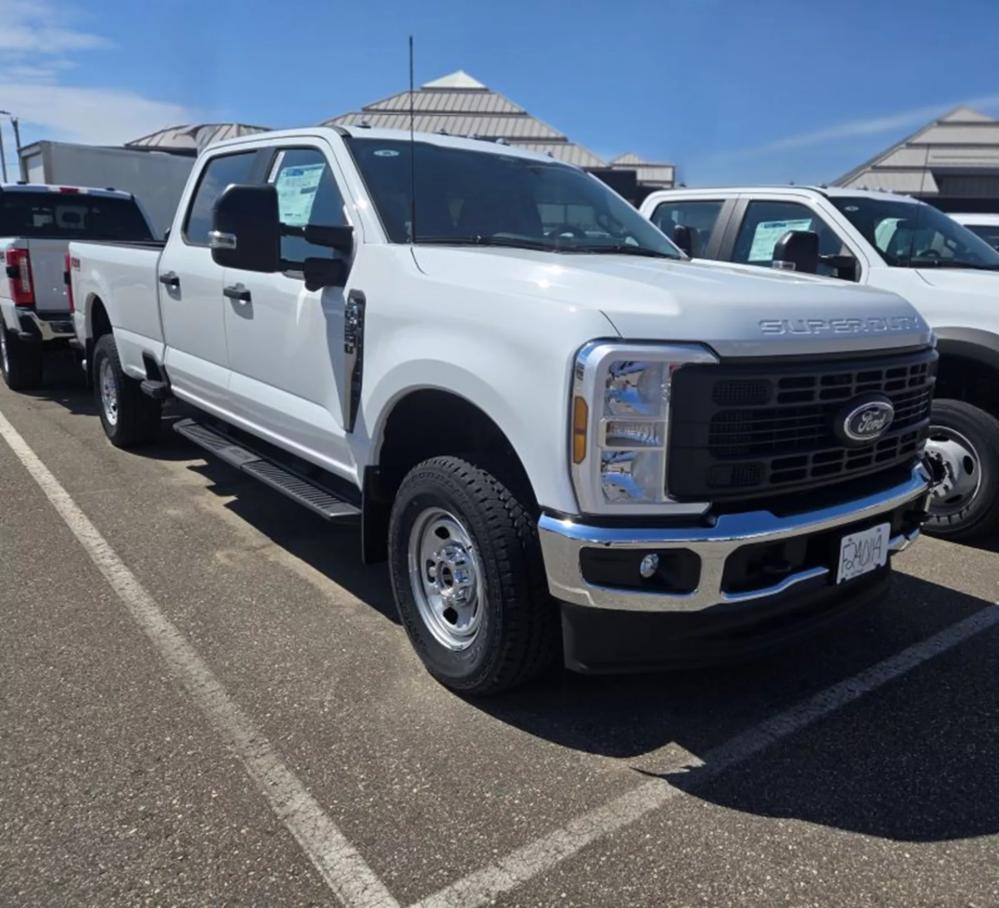2024 Ford F-350 | Photo 1 of 11