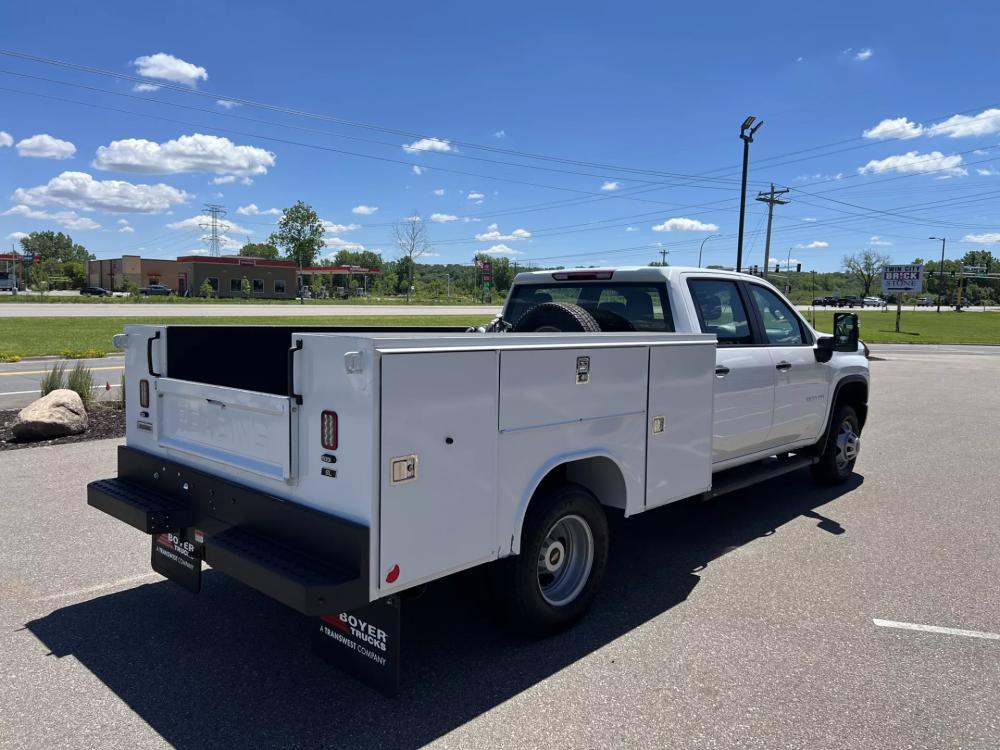 2022 Chevrolet 3500 | Photo 11 of 21