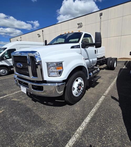 2025 Ford F-750 photo