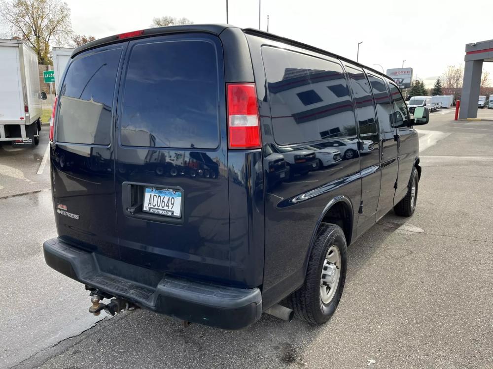 2017 Chevrolet Express | Photo 14 of 20