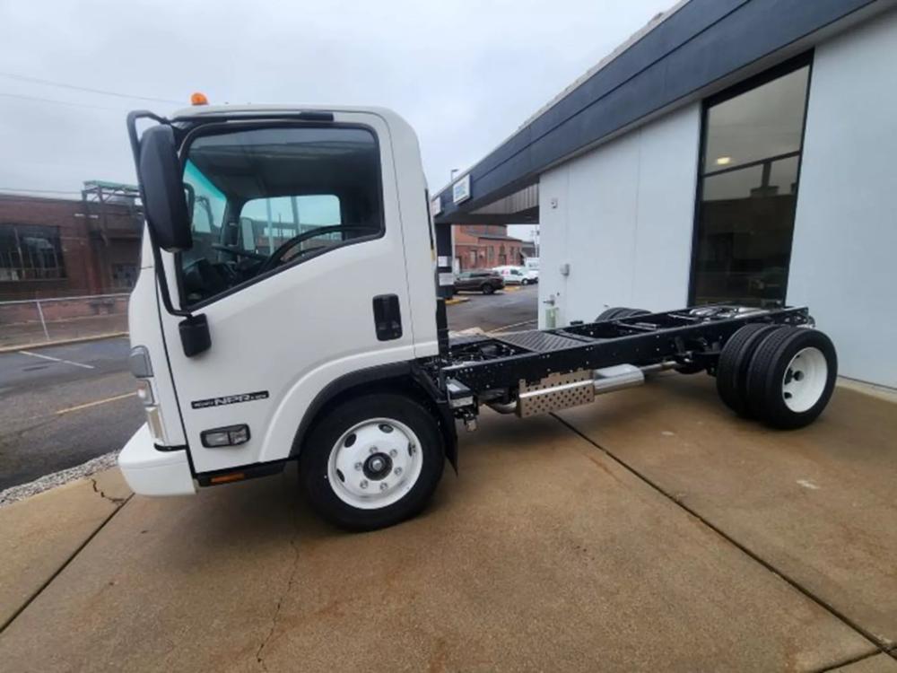 2024 Isuzu Npr Hd Gas | Photo 1 of 6