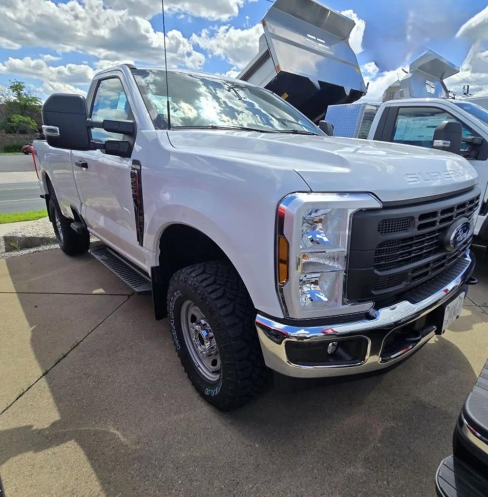 2024 Ford F-250 | Photo 1 of 10