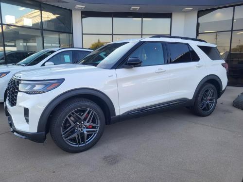 2025 Ford Explorer photo