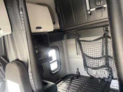 2019 Freightliner Cascadia | Thumbnail Photo 8 of 8