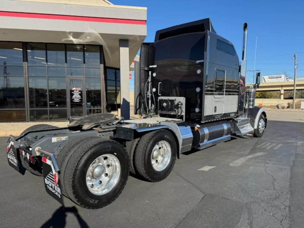 2022 Kenworth W9 Series | Photo 5 of 13