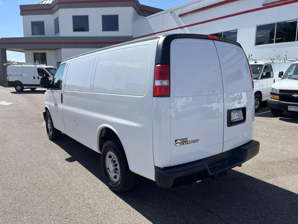 2018 Chevrolet Express | Photo 3 of 20