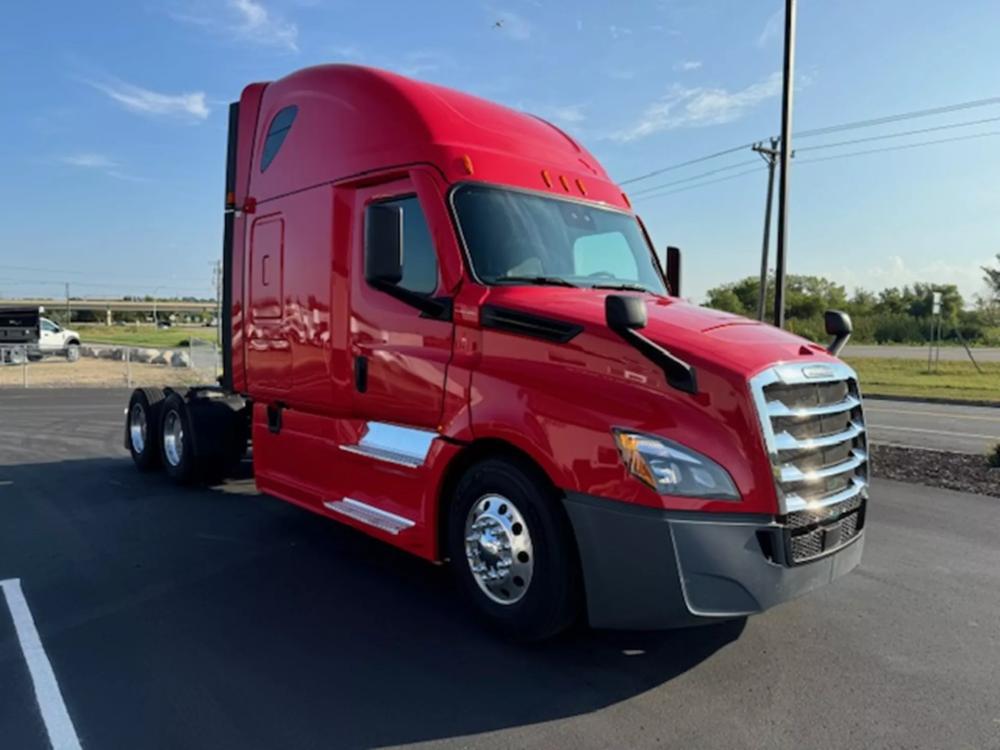 2021 Freightliner Cascadia | Photo 4 of 13