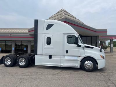 2019 Freightliner Cascadia | Thumbnail Photo 1 of 8