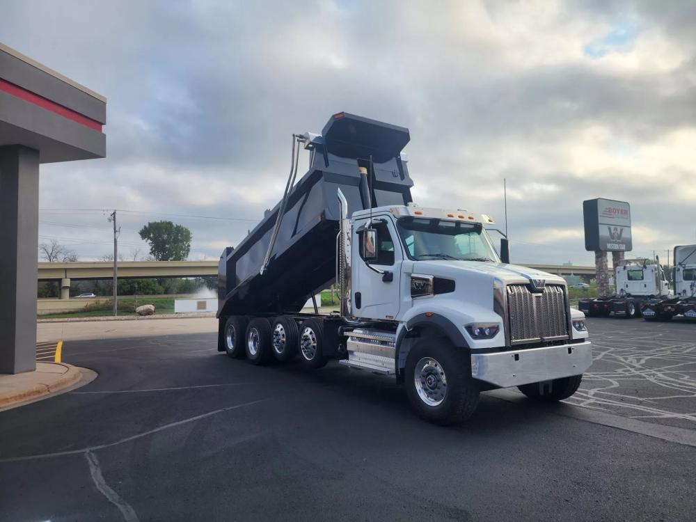 2025 Western Star 47X | Photo 4 of 17