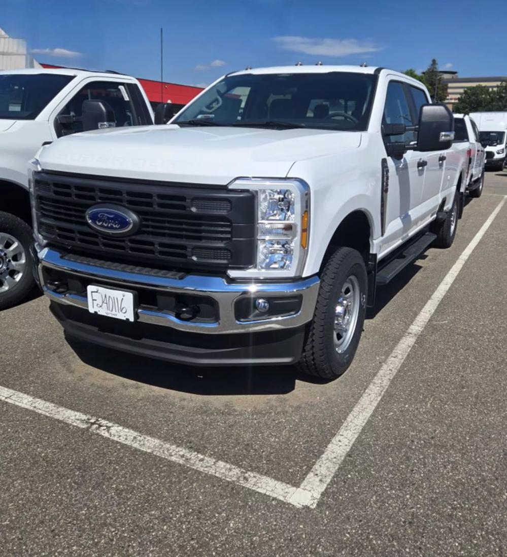 2024 Ford F-350 | Photo 1 of 10