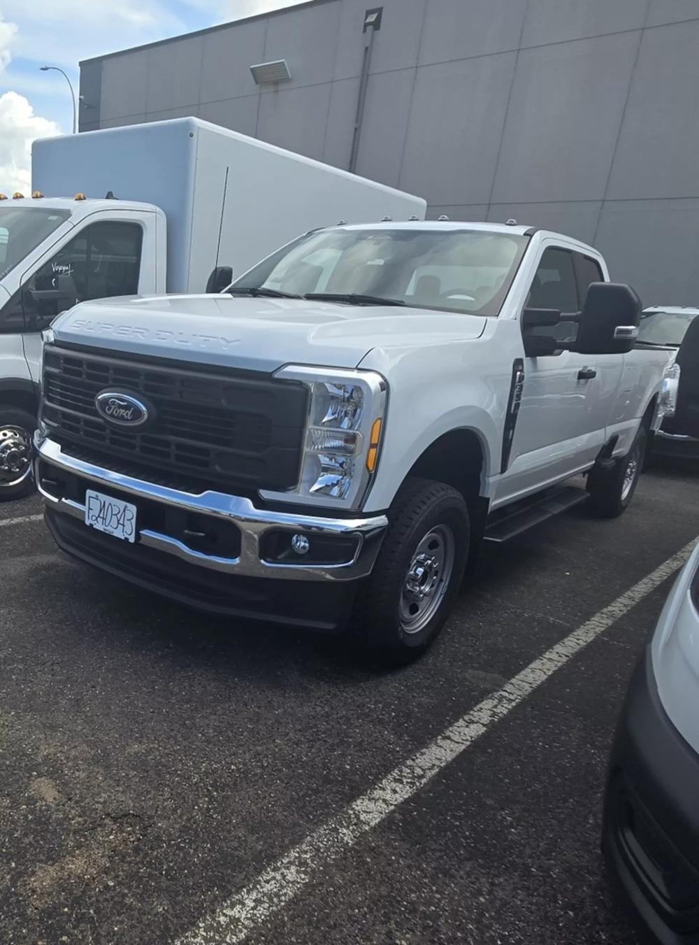 2024 Ford F-350 | Photo 1 of 11