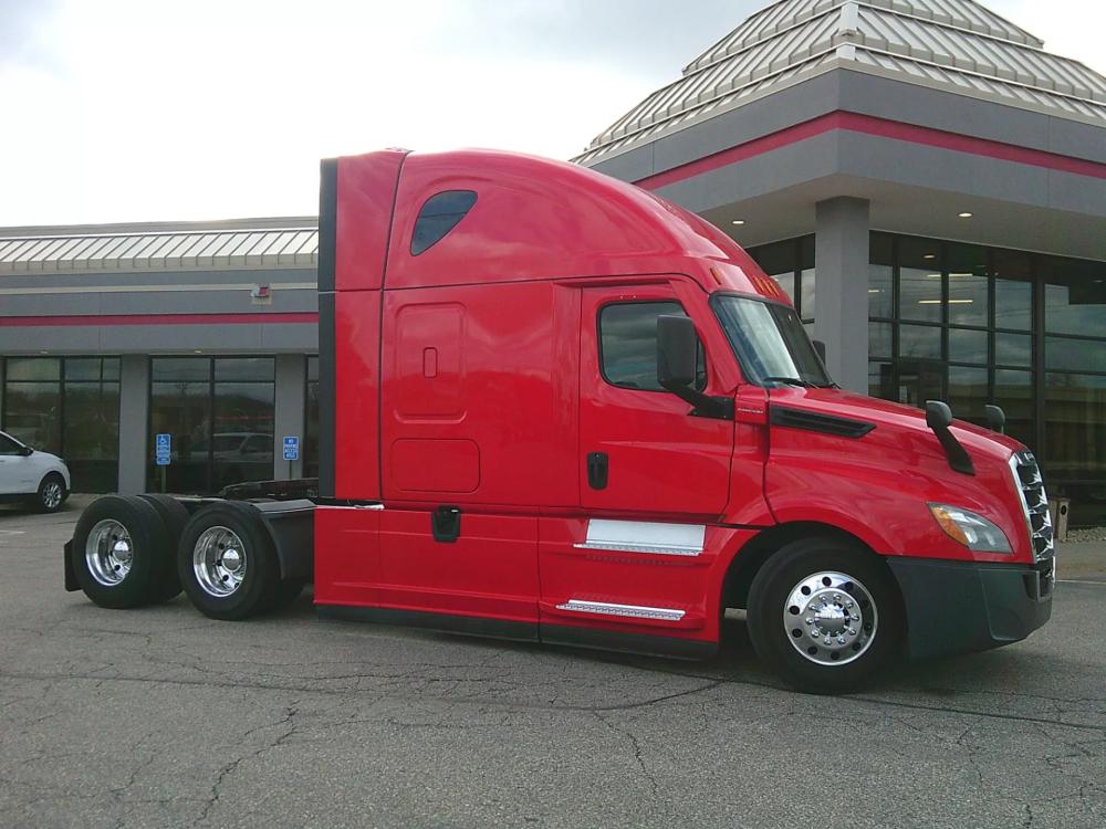 2021 Freightliner Cascadia | Photo 1 of 10