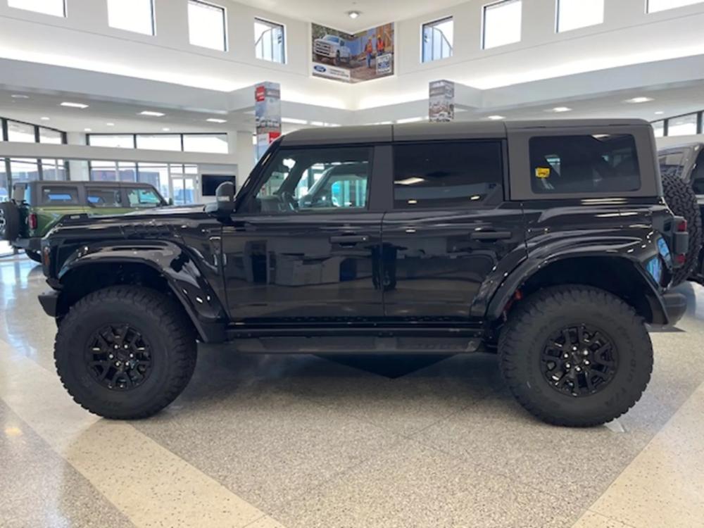 2024 Ford Bronco | Photo 2 of 11